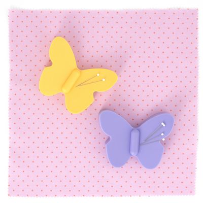 Alfiletero magnético de Mariposa Amarilla o Morada *Color surtido* Llega el 31 de octubre