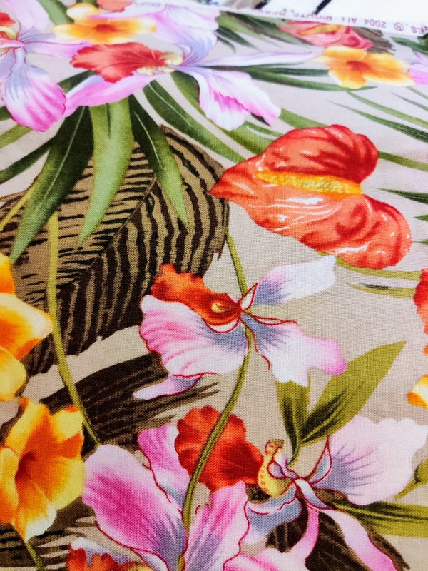 Una yarda de flores rojas y amarillas Timeless Treasures 2004