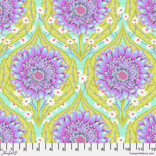 1/2 metro de Margaritas Moradas sobre Verde Nova Indomable de Tula Pink